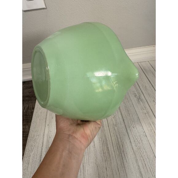 Fire King Jadeite Glass Batter Mixing Bowl W Handle Spout Vintage Milk Green 7½” - Picture 6 of 10